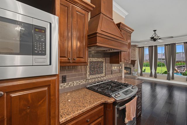 1207 Metairie Lane, Bossier City, LA 71111
