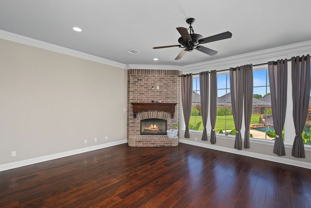 1207 Metairie Lane, Bossier City, LA 71111