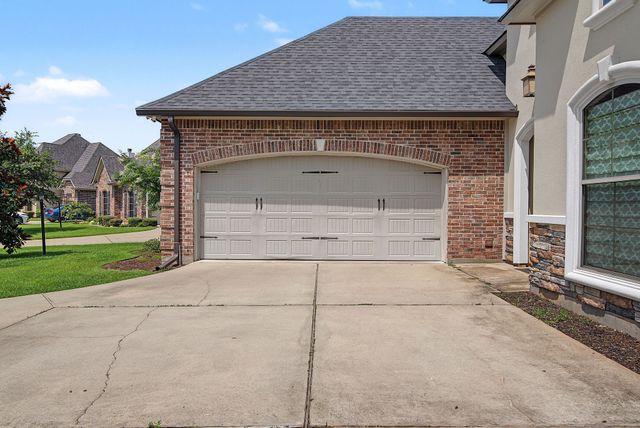 1207 Metairie Lane, Bossier City, LA 71111