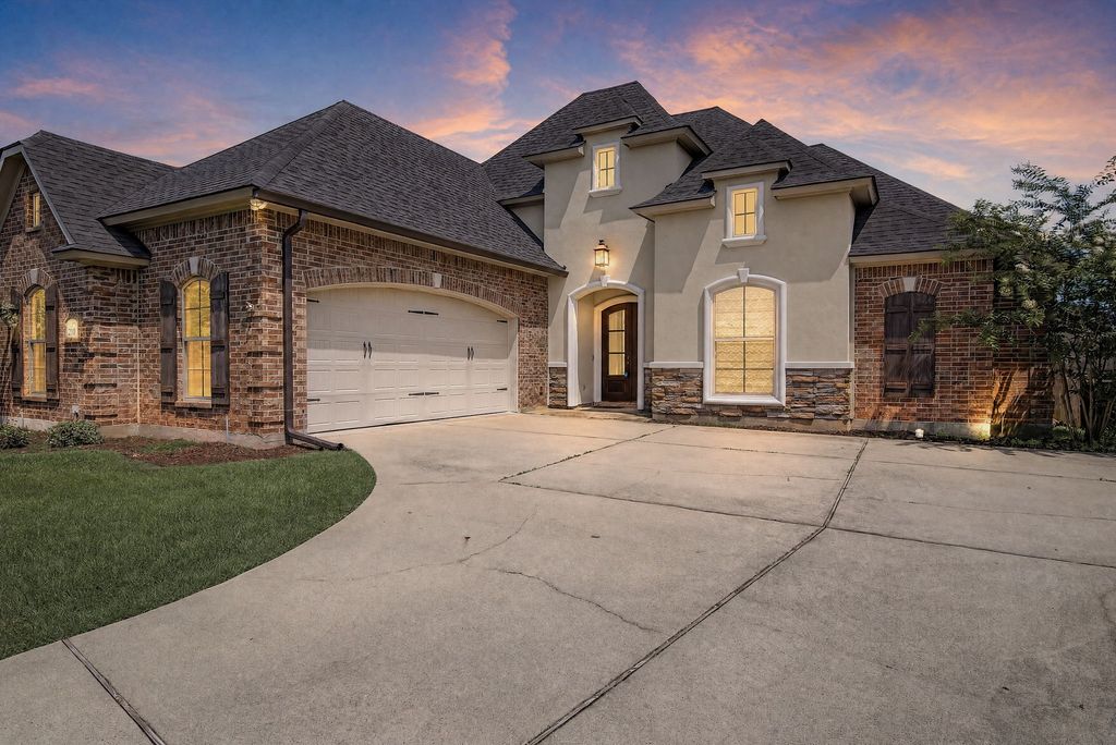 1207 Metairie Lane, Bossier City, LA 71111