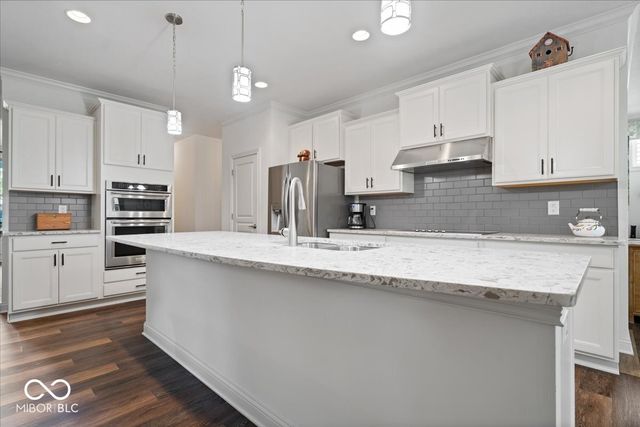 16127 Loire Valley Drive, Fishers, IN 46037