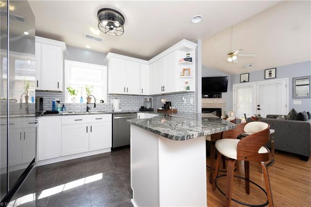 6648 Springfield Village Lane, Clemmons, NC 27012