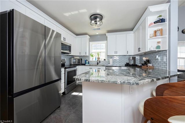 6648 Springfield Village Lane, Clemmons, NC 27012