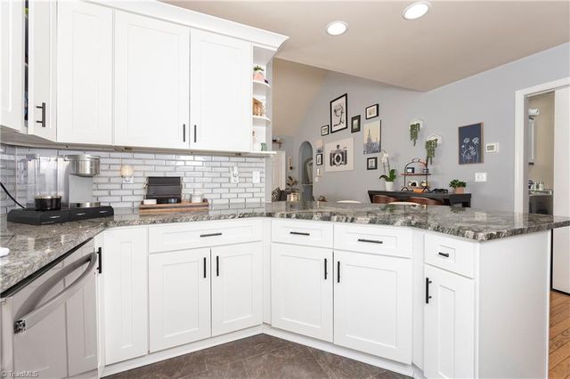 6648 Springfield Village Lane, Clemmons, NC 27012