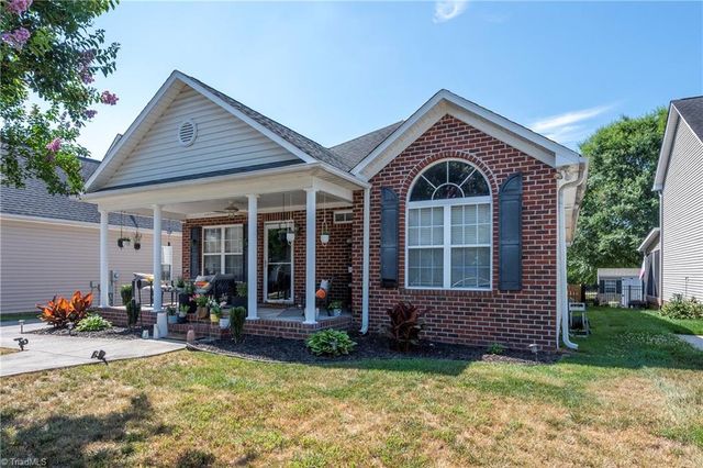 6648 Springfield Village Lane, Clemmons, NC 27012