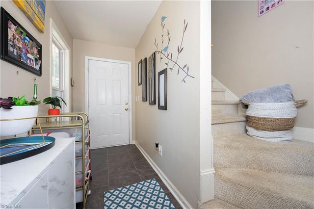 6648 Springfield Village Lane, Clemmons, NC 27012