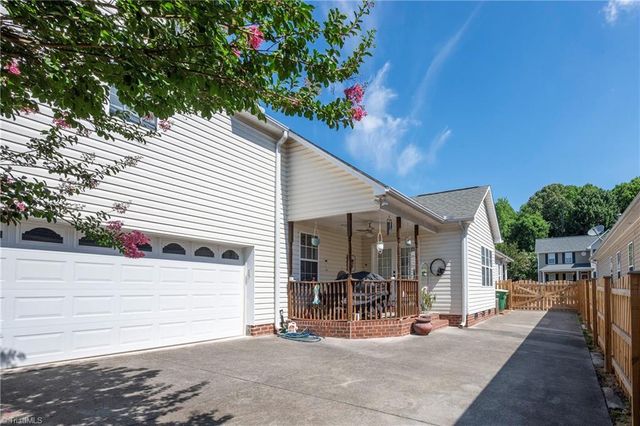 6648 Springfield Village Lane, Clemmons, NC 27012