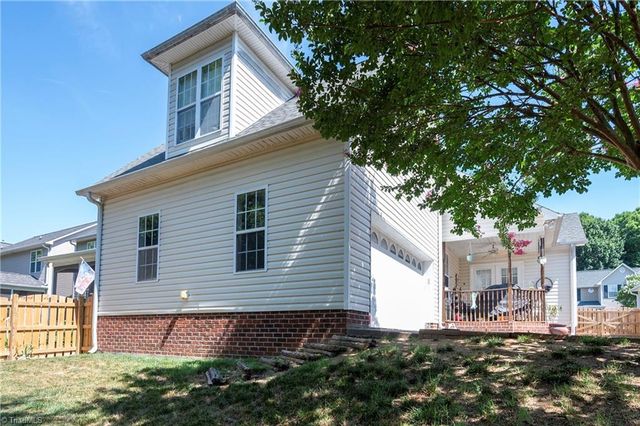 6648 Springfield Village Lane, Clemmons, NC 27012