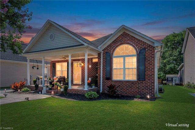 6648 Springfield Village Lane, Clemmons, NC 27012