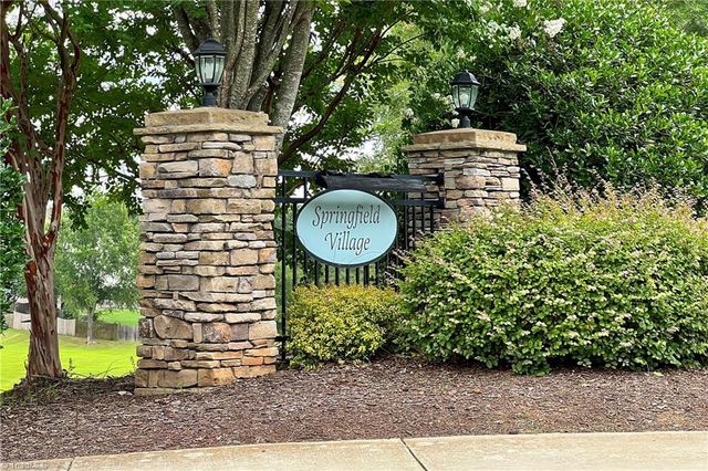 6648 Springfield Village Lane, Clemmons, NC 27012