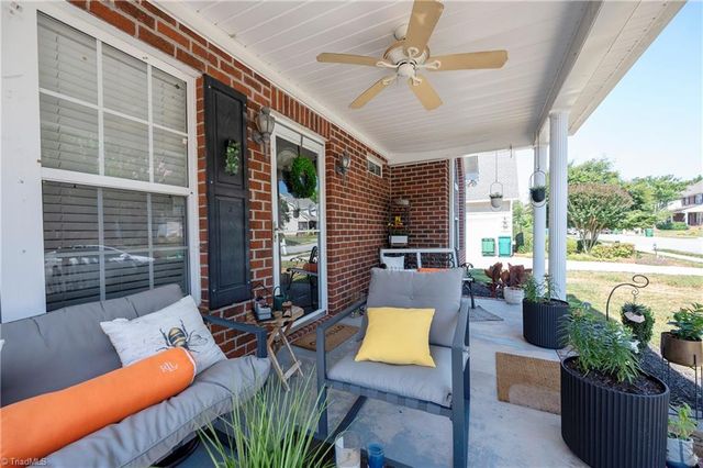 6648 Springfield Village Lane, Clemmons, NC 27012