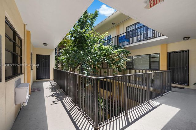 7845 NE Bayshore Ct 10, Miami, FL 33138