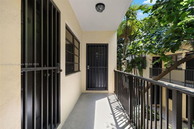 7845 NE Bayshore Ct 10, Miami, FL 33138