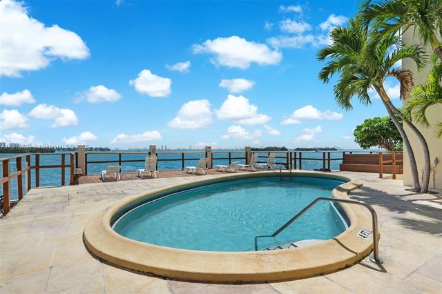 7845 NE Bayshore Ct 10, Miami, FL 33138