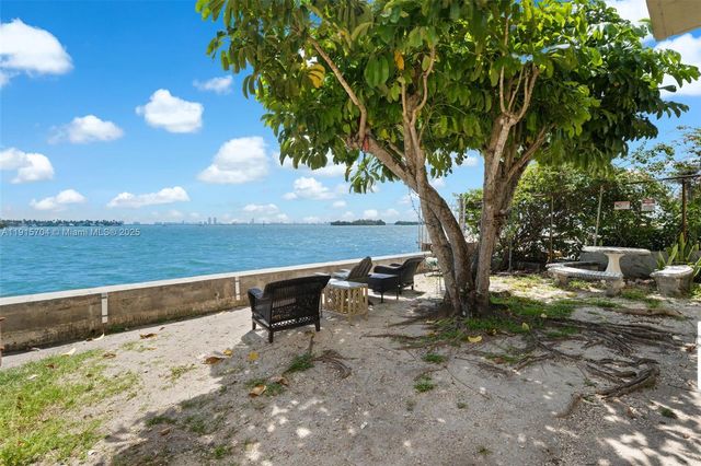 7845 NE Bayshore Ct 10, Miami, FL 33138