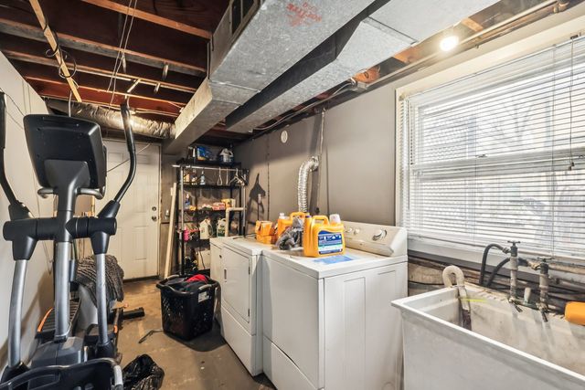 14832 Clifton Park Avenue, Midlothian, IL 60445