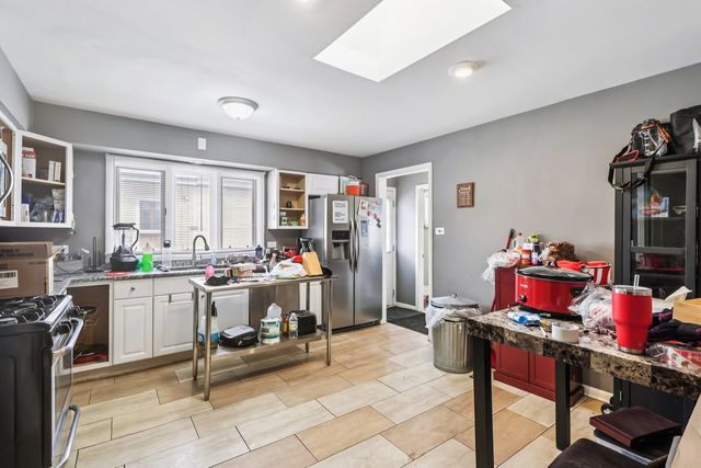 14832 Clifton Park Avenue, Midlothian, IL 60445