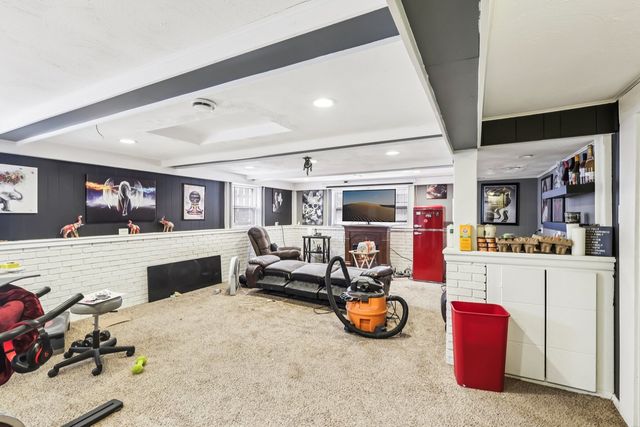 14832 Clifton Park Avenue, Midlothian, IL 60445