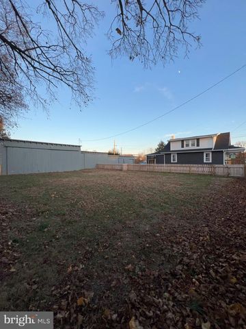 173 S WOLF ST, Manheim, PA 17545