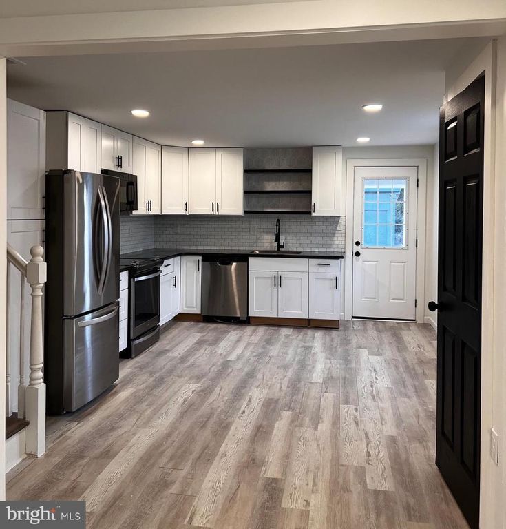 173 S WOLF ST, Manheim, PA 17545