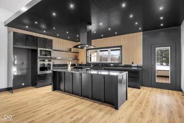 8615 S 150 W, Columbus, IN 47201