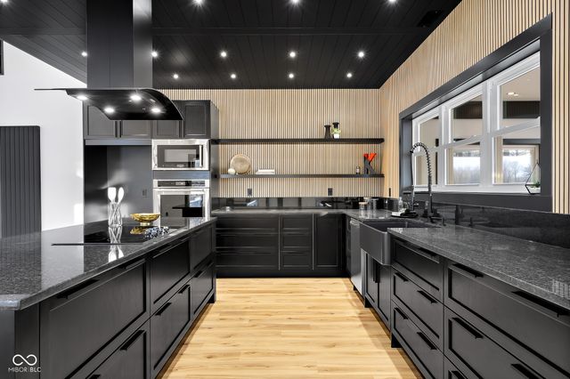 8615 S 150 W, Columbus, IN 47201