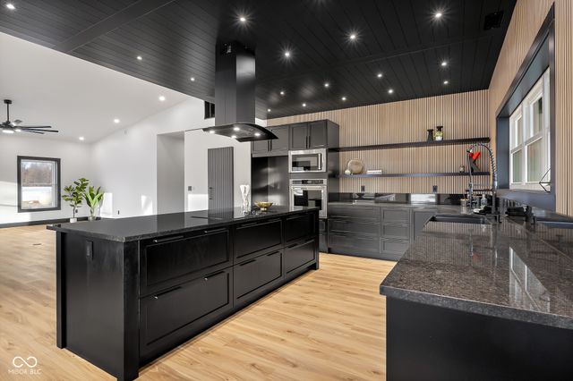 8615 S 150 W, Columbus, IN 47201