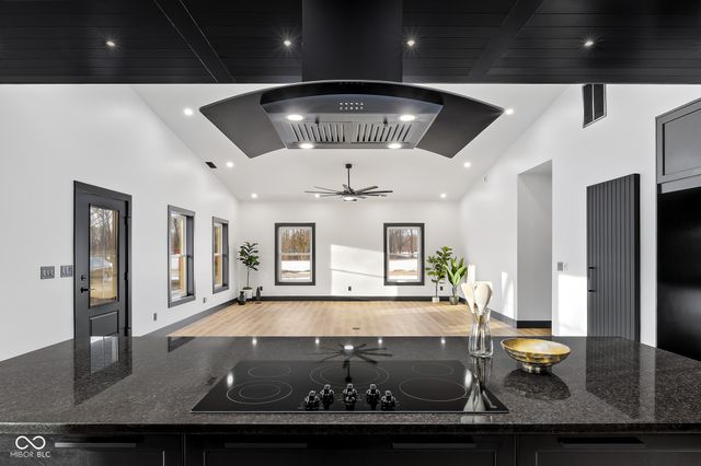 8615 S 150 W, Columbus, IN 47201