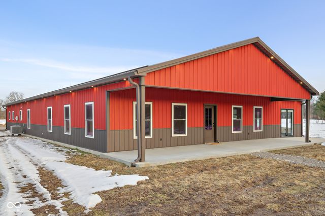 8615 S 150 W, Columbus, IN 47201