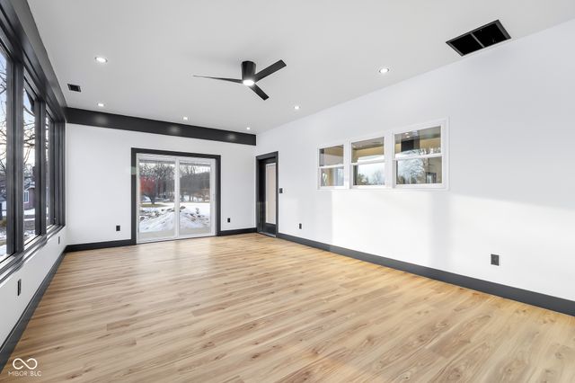 8615 S 150 W, Columbus, IN 47201