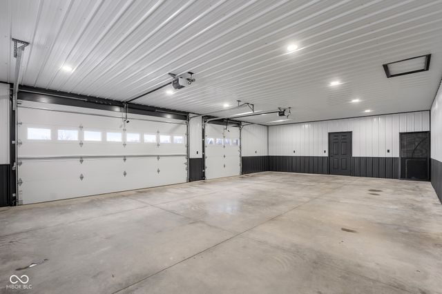 8615 S 150 W, Columbus, IN 47201