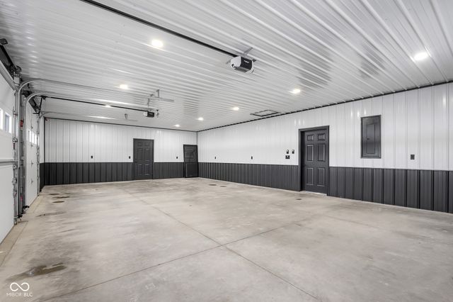 8615 S 150 W, Columbus, IN 47201