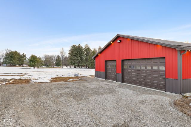 8615 S 150 W, Columbus, IN 47201