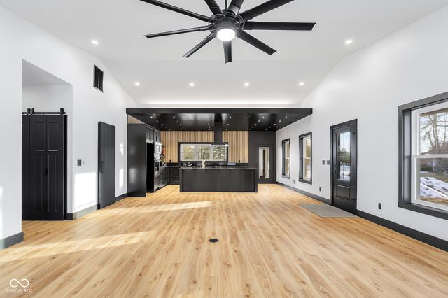 8615 S 150 W, Columbus, IN 47201