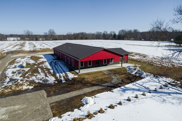 8615 S 150 W, Columbus, IN 47201