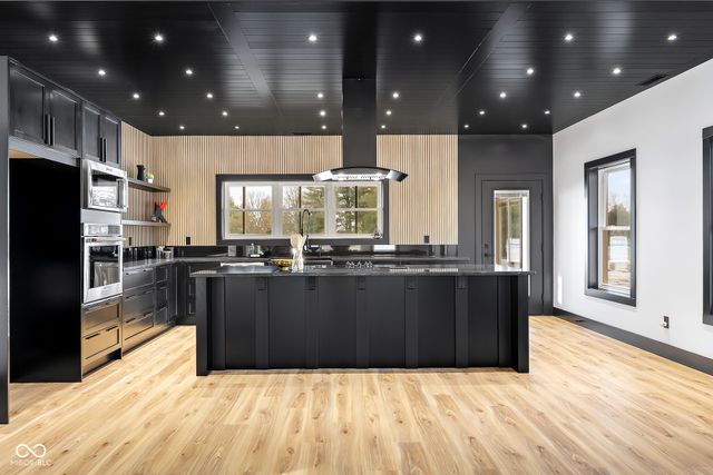 8615 S 150 W, Columbus, IN 47201