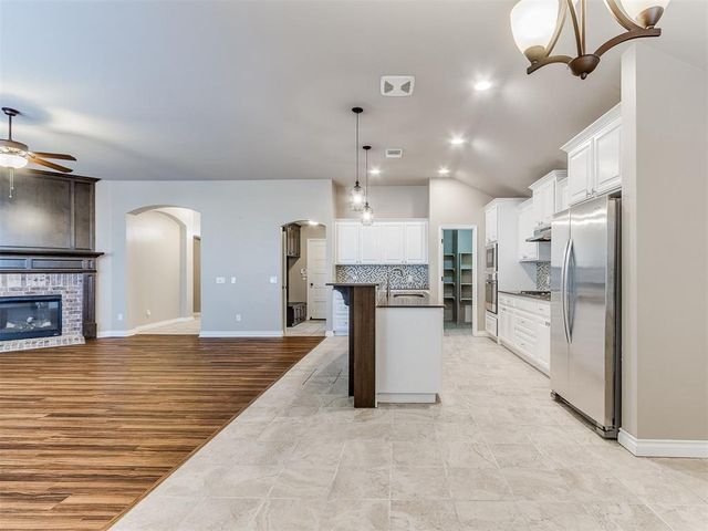 18820 Vea Drive, Edmond, OK 73012