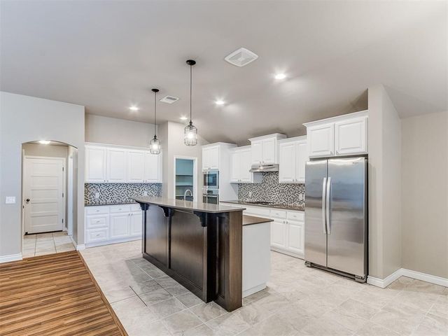 18820 Vea Drive, Edmond, OK 73012