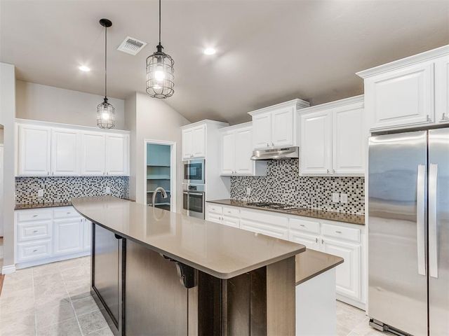 18820 Vea Drive, Edmond, OK 73012