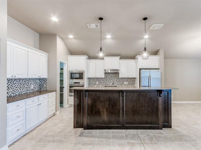 18820 Vea Drive, Edmond, OK 73012