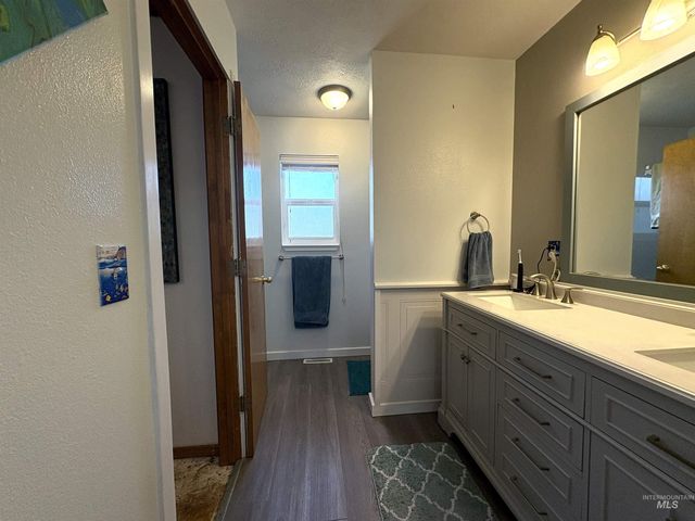 400 Farmall Way, Kuna, ID 83634