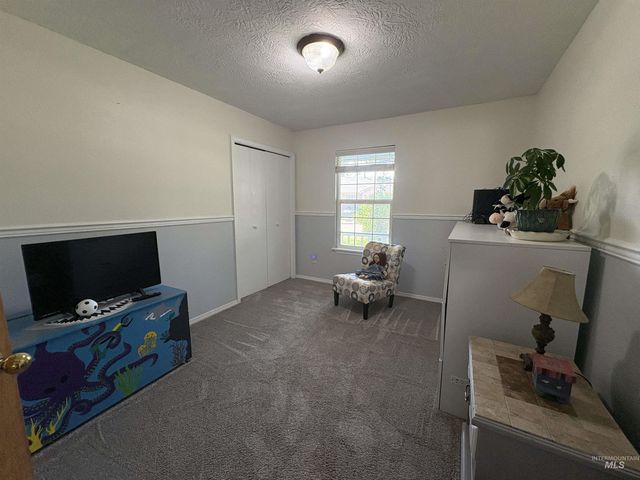400 Farmall Way, Kuna, ID 83634