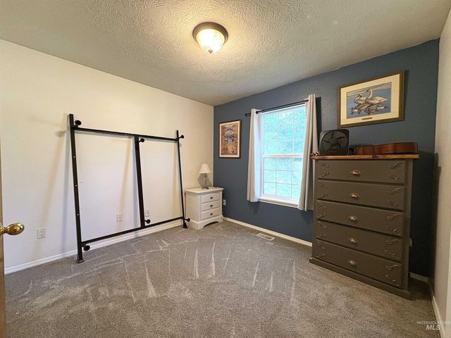 400 Farmall Way, Kuna, ID 83634