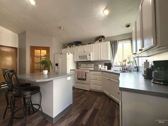 400 Farmall Way, Kuna, ID 83634