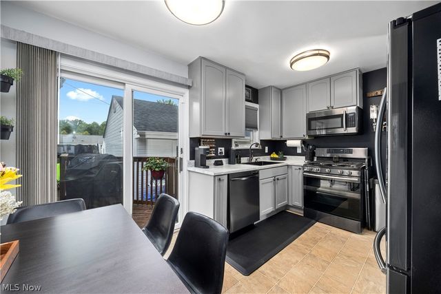 5220 Nan Linn Drive, Willoughby, OH 44094