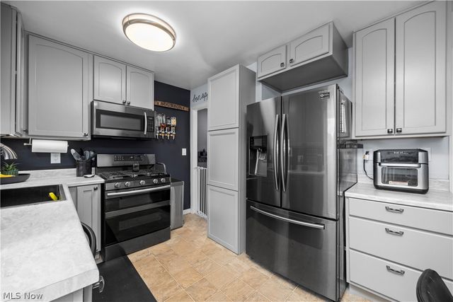 5220 Nan Linn Drive, Willoughby, OH 44094