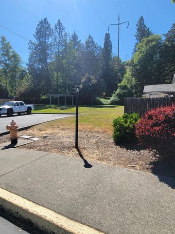 805 Bower Lane, Grants Pass, OR 97527