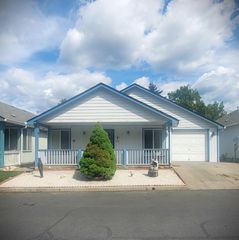 805 Bower Lane, Grants Pass, OR 97527