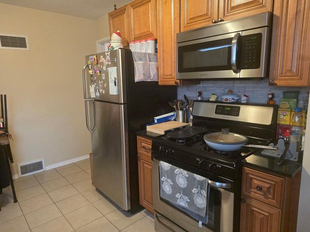 4616 32nd AVENUE, Kenosha, WI 53144