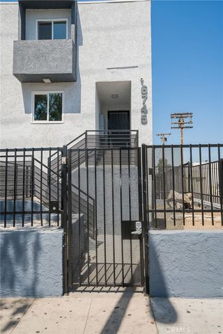 6745 Laurel Canyon 202, North Hollywood, CA 91606